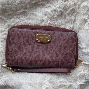 Michael Kors Wristlet, like new